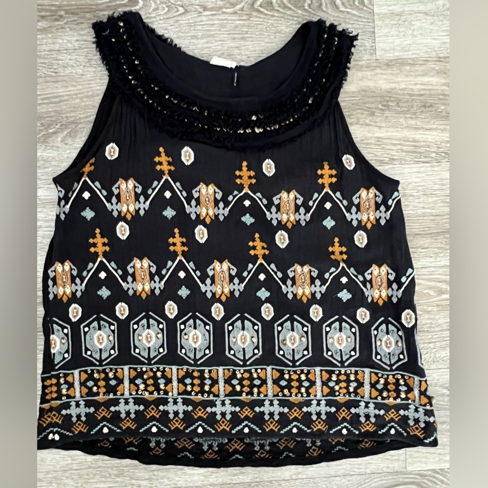 Anthropologie Akemi + Kin Top M.  Beading, Embroidery and Fringe!